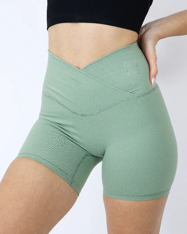 ONYX BIKER SHORTS 5” - Sage